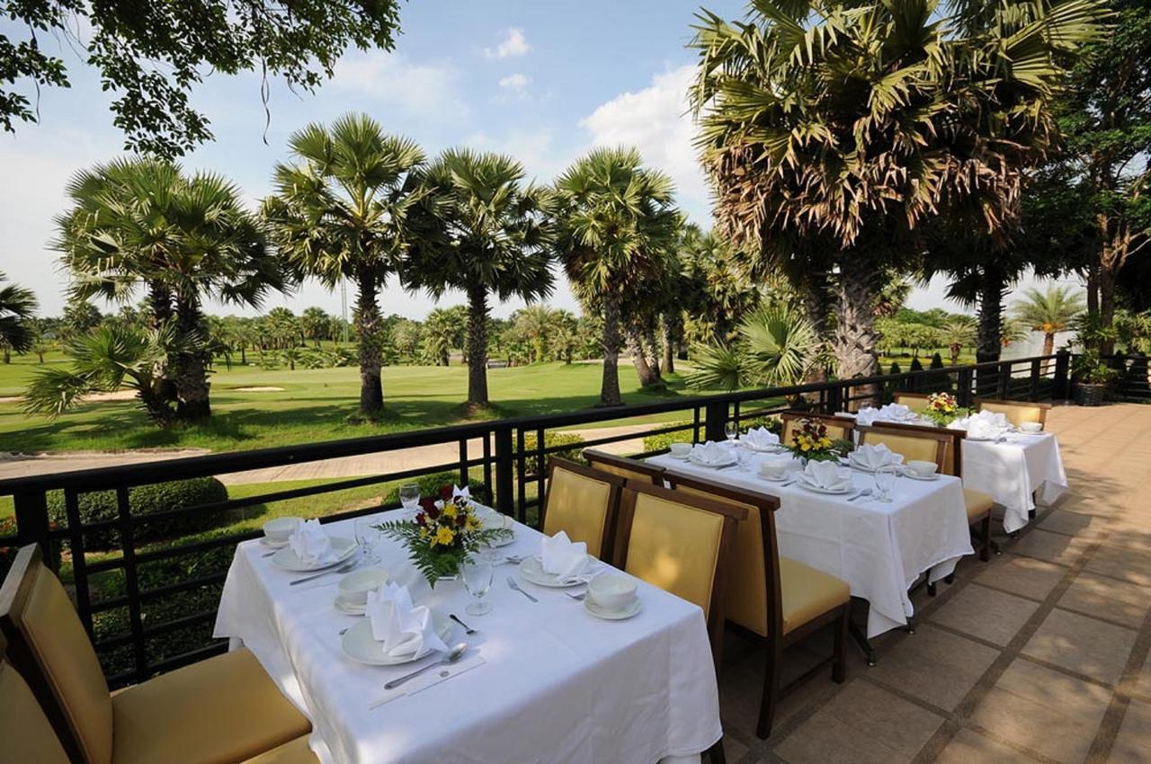 Affittacamere Suwan Golf & Country Club Nakhon Chai Si Esterno foto