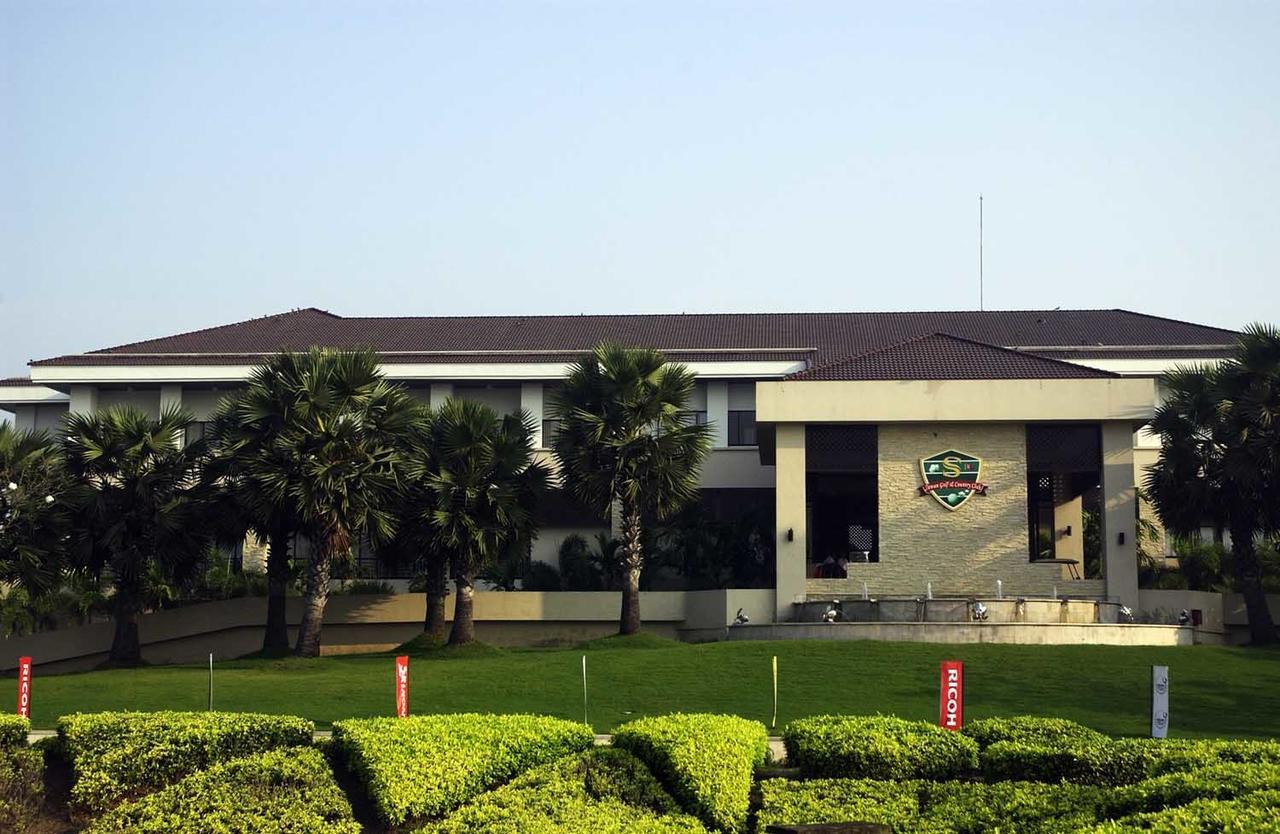 Affittacamere Suwan Golf & Country Club Nakhon Chai Si Esterno foto
