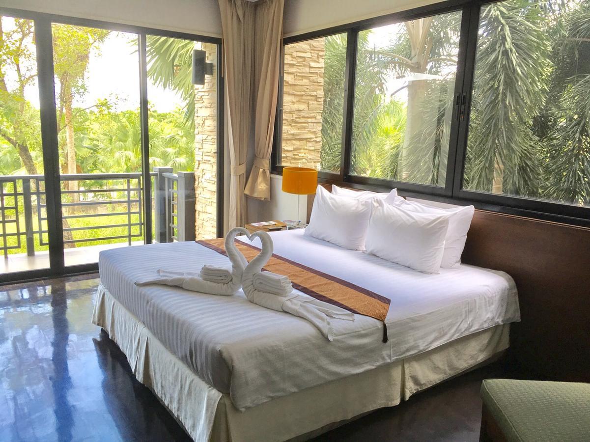 Affittacamere Suwan Golf & Country Club Nakhon Chai Si Esterno foto